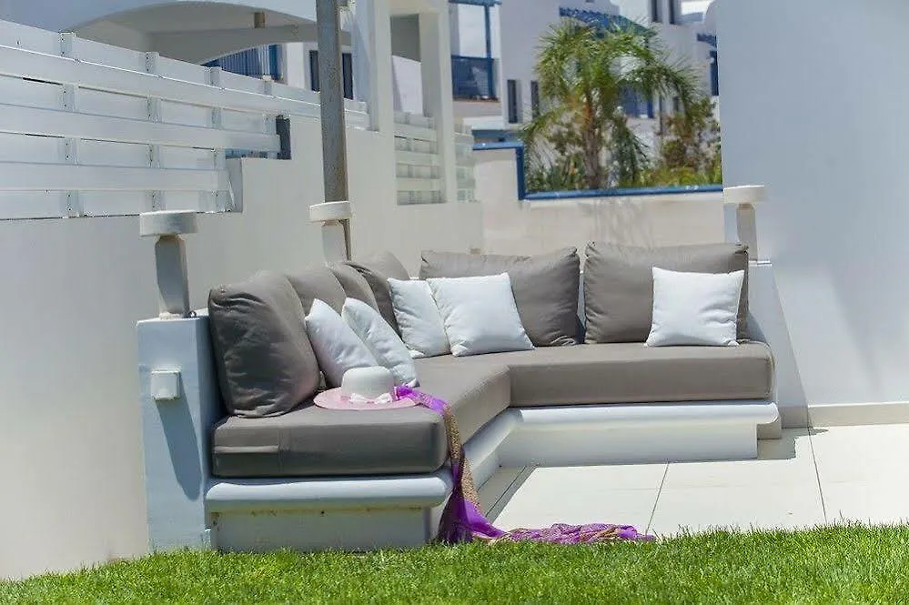 Alia Sirina Seafront Suite Πρωταράς 0*,