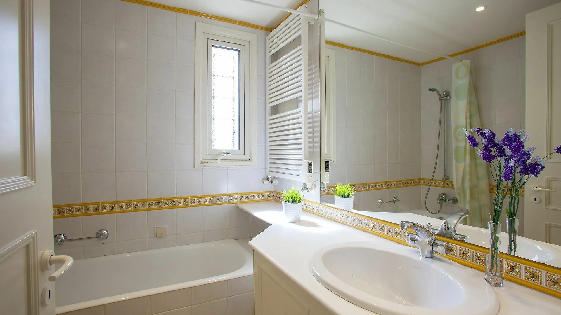 Διαμέρισμα Alia Sirina Seafront Suite Πρωταράς