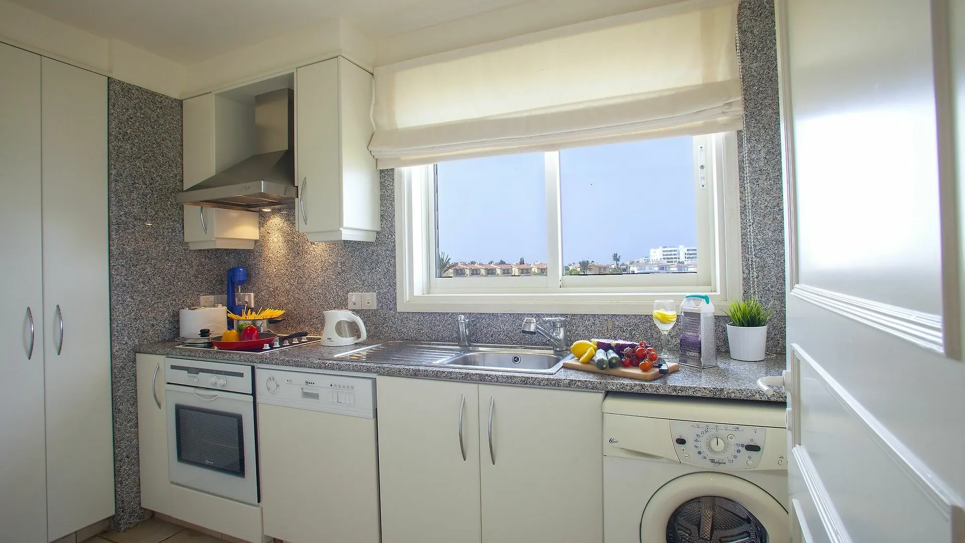 Alia Sirina Seafront Suite Πρωταράς Κύπρος